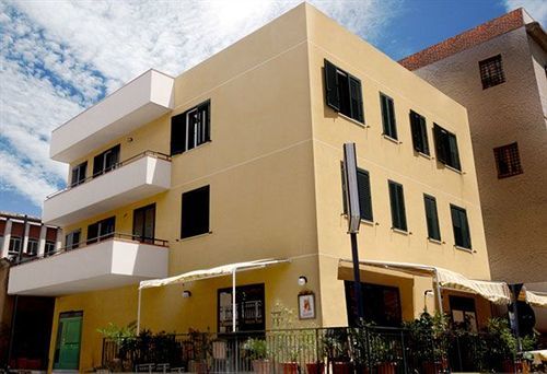 ريجّو دي كالابريا B&B Night&Day المظهر الخارجي الصورة